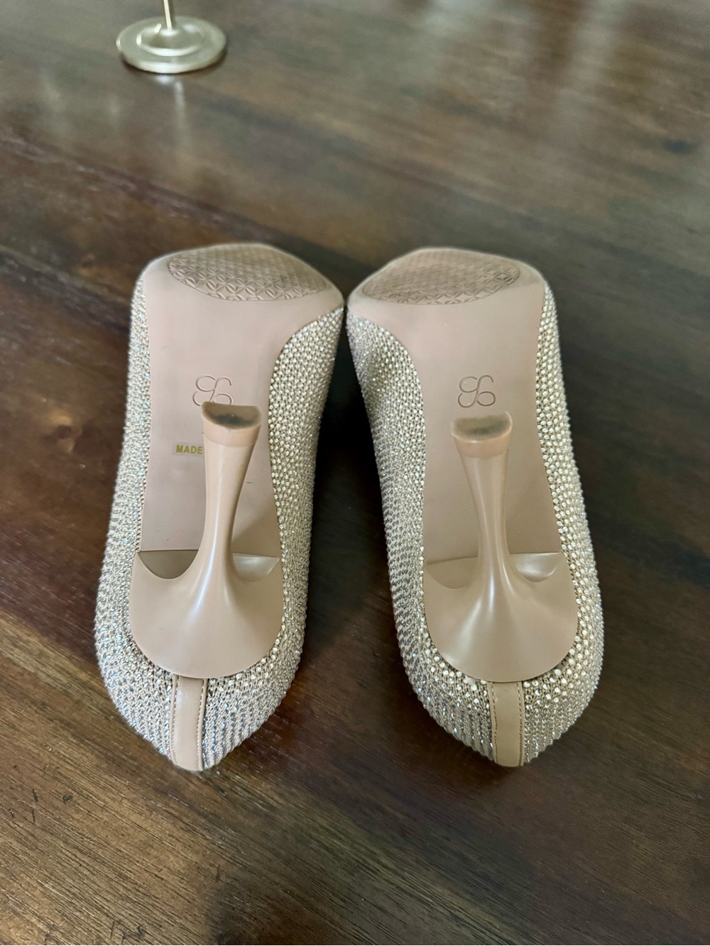 Cosy Island - EternalPace Diamond Pointed Toe Heeled Pump - Picture 7 of 10